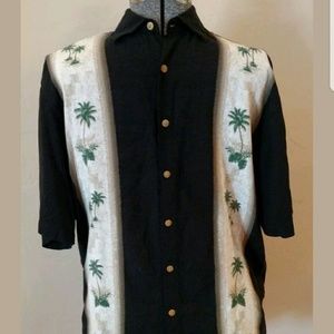 Men's Hawaiian print button down  shirt, Size M